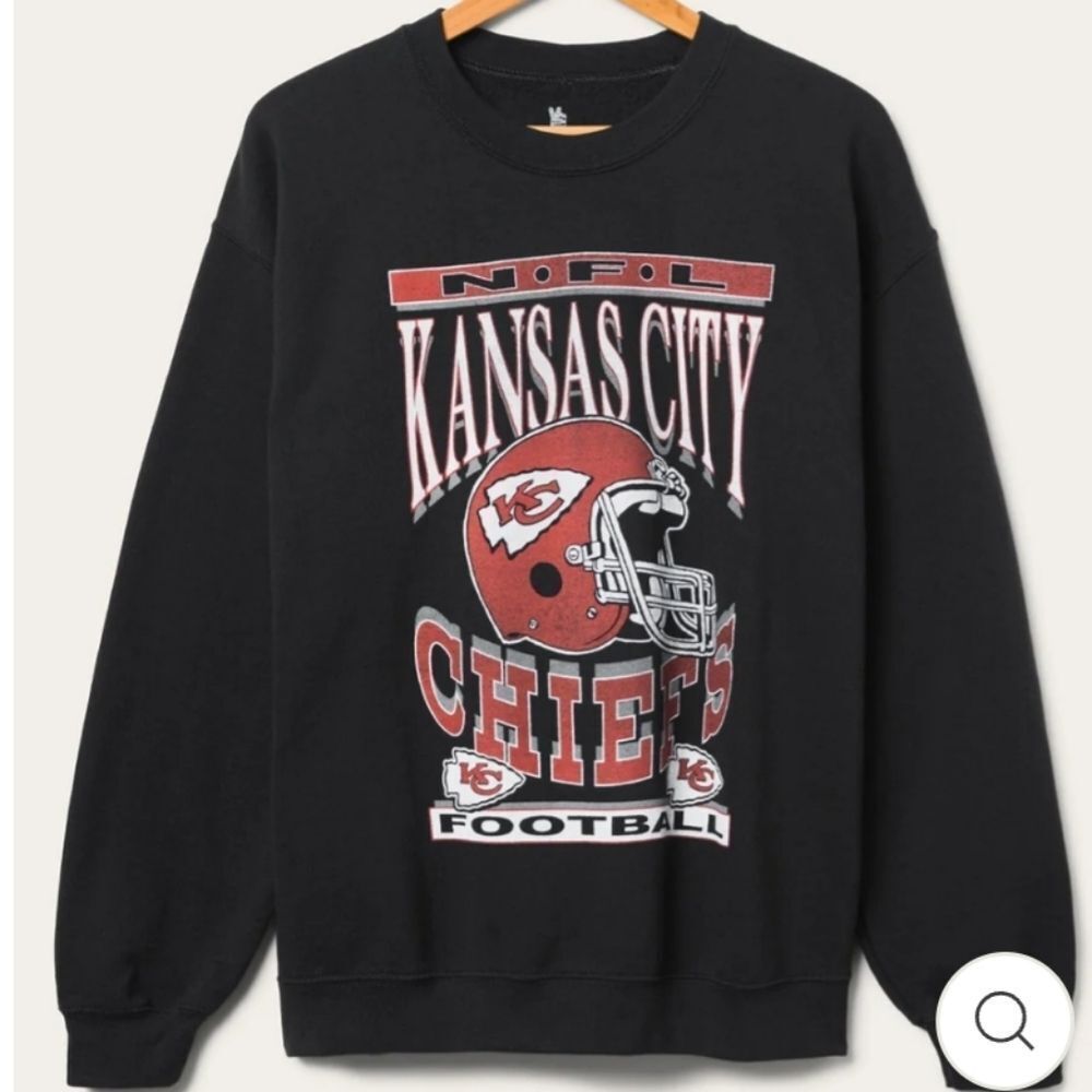 3215 NWT Kansas City Chiefs Helmet Flea Market Crew Sz XS